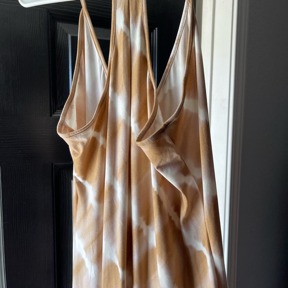 Used once - Vici Maxi Dress - Picture 3 of 4